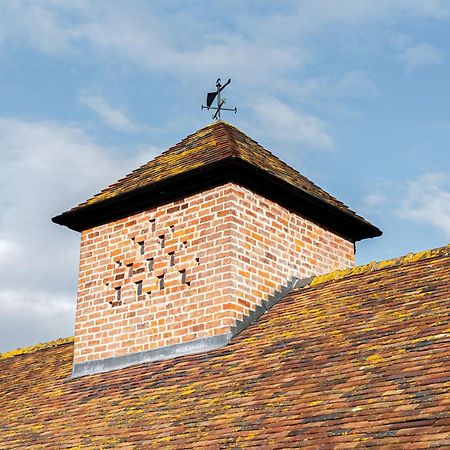 Villa Pigeon House - Unique Barn With Private Garden, Hot Tub And Wood Burner Shrewsbury Exterior foto