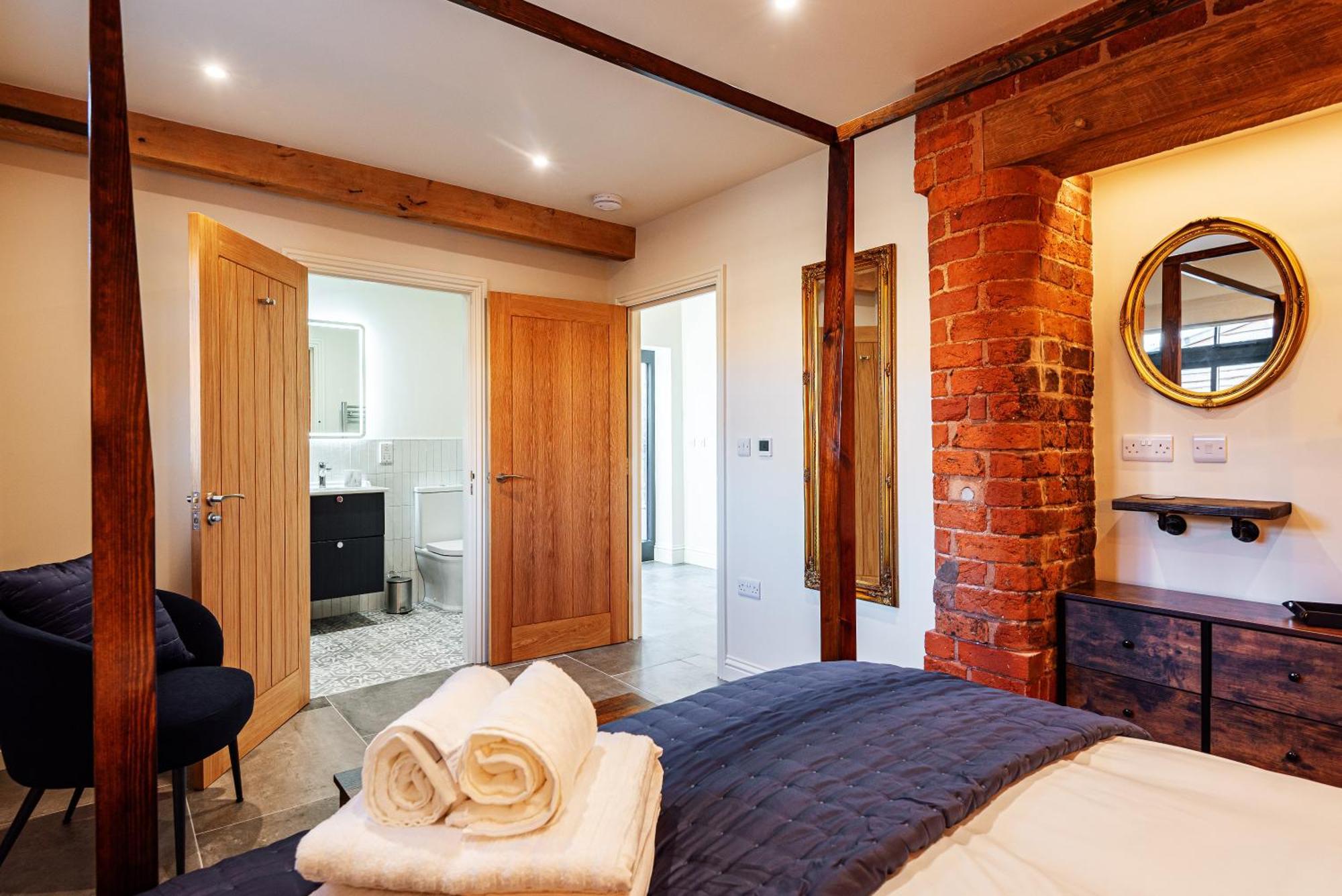Villa Pigeon House - Unique Barn With Private Garden, Hot Tub And Wood Burner Shrewsbury Exterior foto