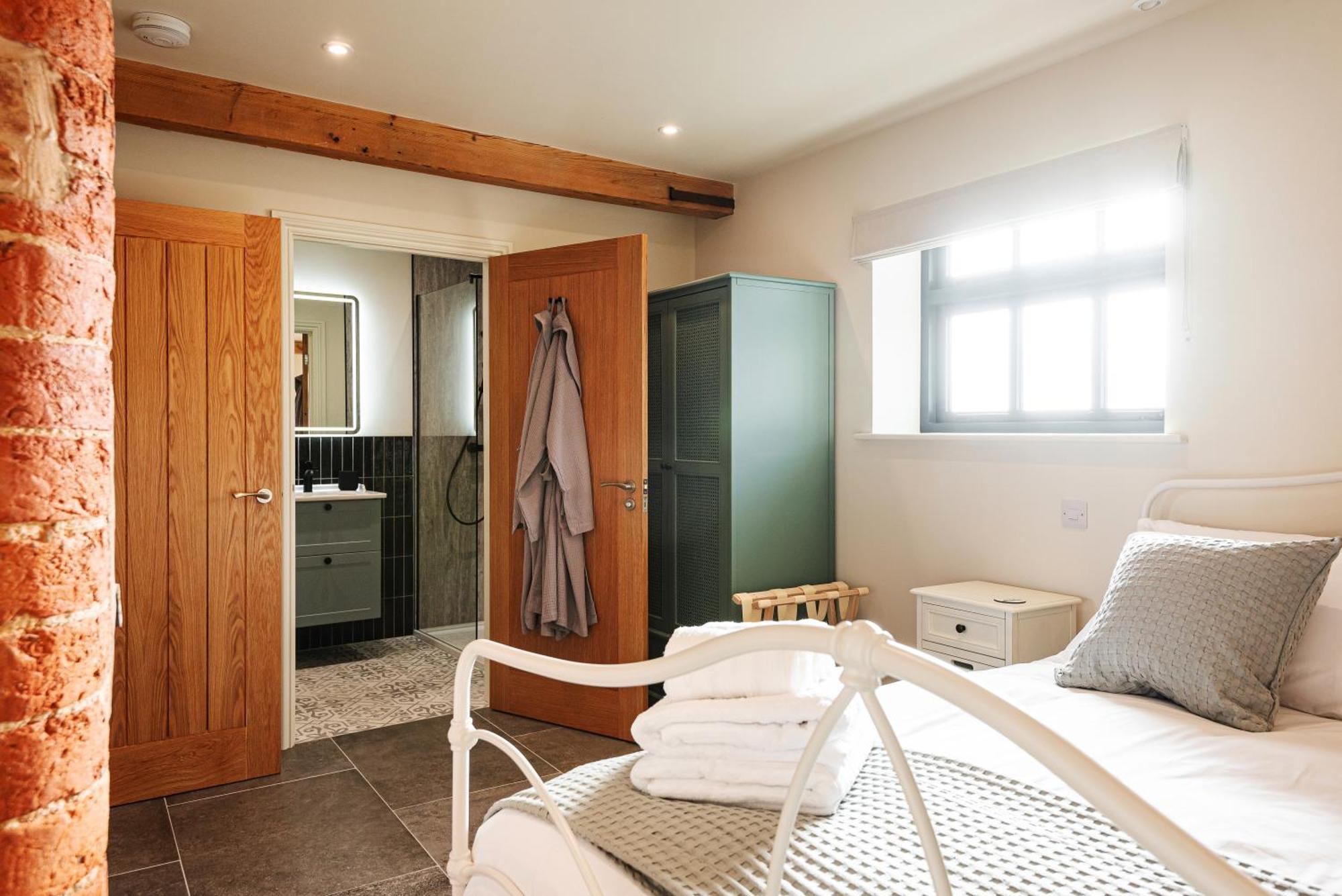 Villa Pigeon House - Unique Barn With Private Garden, Hot Tub And Wood Burner Shrewsbury Exterior foto