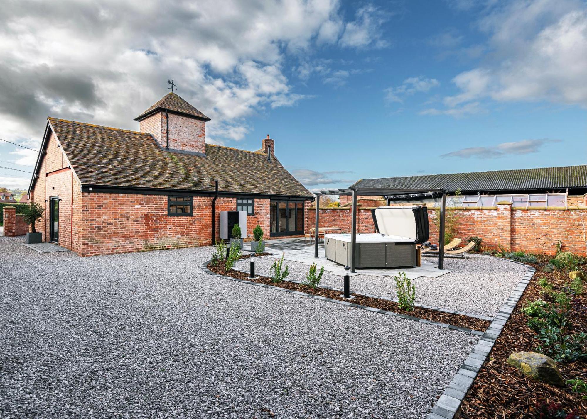 Villa Pigeon House - Unique Barn With Private Garden, Hot Tub And Wood Burner Shrewsbury Exterior foto